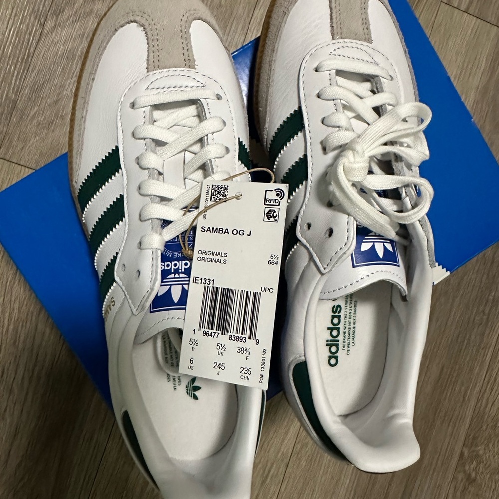 NWT Adidas Samba OG J Sneakers White/Green Big Kids 6/Womens 7